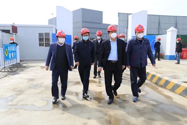 王琴英、王挺革一行赴德清物產(chǎn)中大線(xiàn)纜智能制造基地等項(xiàng)目調(diào)研復(fù)產(chǎn)達(dá)產(chǎn)工作
